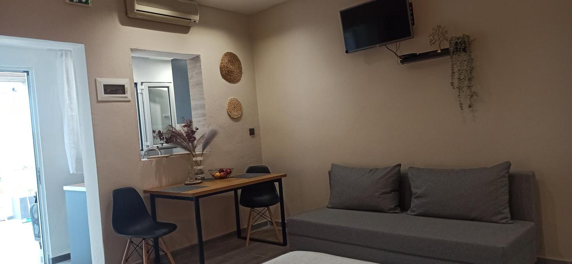 Apartment Achlia 3 *